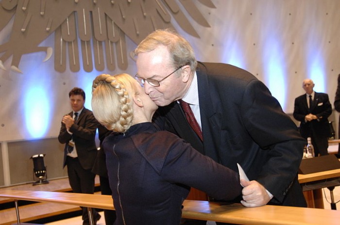 kiss tip pic (European greeting involving cheek kissing) photo courtesy of European Peoples Party
