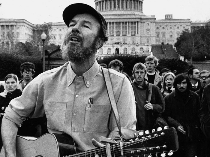 Pete Seeger serenades fellow activists in Washington, D.C., 1969. (Photo by Stephen Northup/The Washington Post/Getty Images)