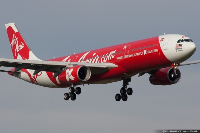 An AirAsia plane takes off on Jan. 8, 2014. (Photo by Clement Alloing via Creative Commons license.)