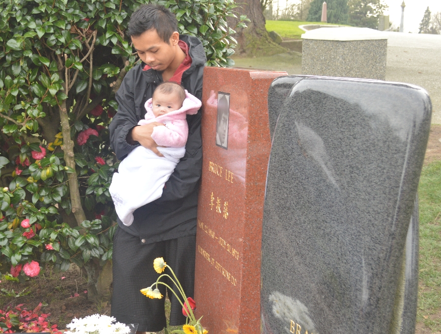 Bruce Lee's grave: Seattle landmark, global attraction – The Seattle  Globalist